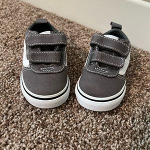 Vans Shoes in Gray/White, 4 Toddler